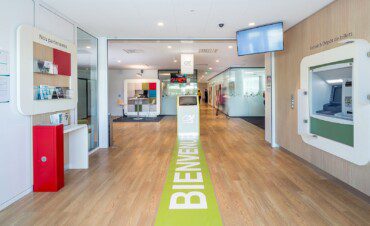 Mobilier pour accueil agence bancaire Crédit Agricole